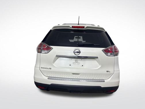 Pearl White 2016 Nissan Rogue SL