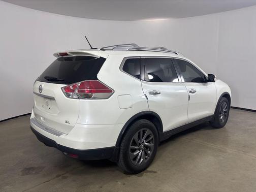 Pearl White 2016 Nissan Rogue SL