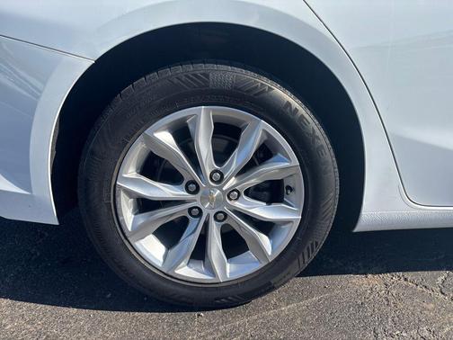 2020 Chevrolet Malibu FWD LT
