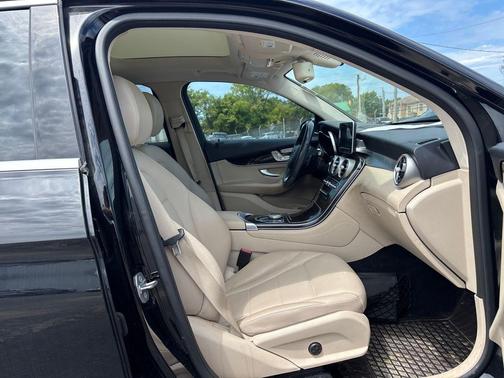 2017 Mercedes-Benz GLC 300 Base