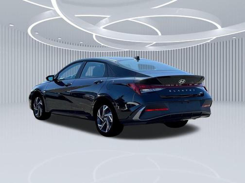 2025 Hyundai ELANTRA HEV SEL Sport