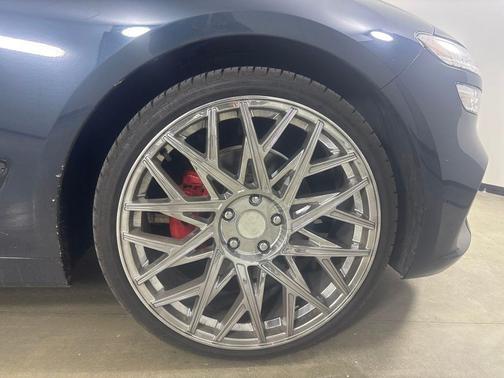 2022 Genesis G70 2.0T RWD