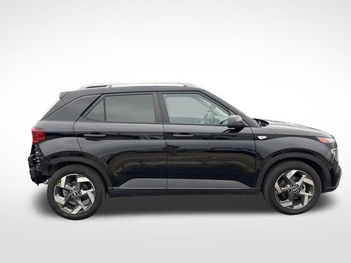 2022 Hyundai VENUE SEL