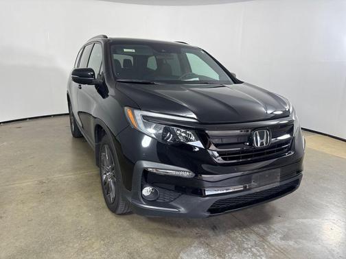 Crystal Black Pearl 2022 Honda Pilot 2WD Sport
