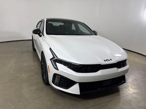 Snow White Pearl 2025 Kia K5 GT