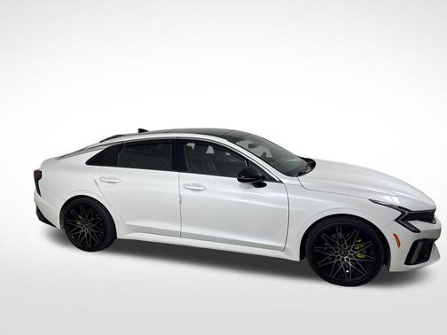 Snow White Pearl 2025 Kia K5 GT