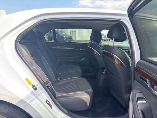 2019 Genesis G90 Premium