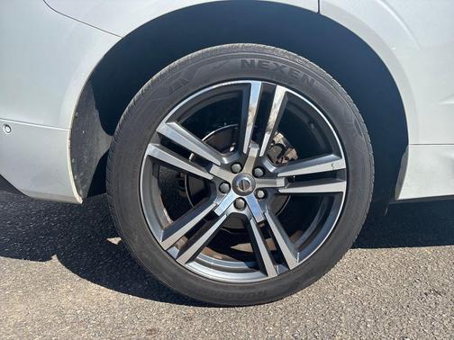 2019 Volvo XC60 T5 Momentum