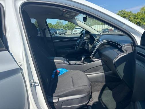 White Pearl 2024 Hyundai TUCSON SEL