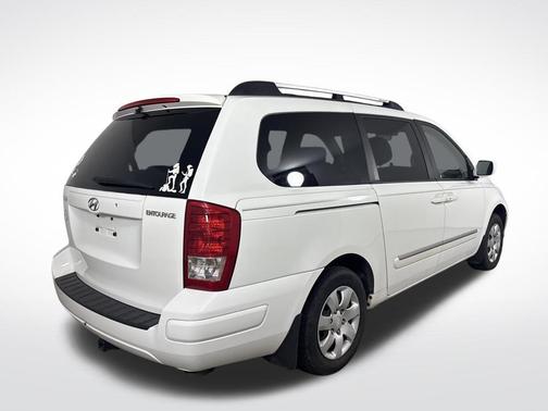 2007 Hyundai Entourage GLS
