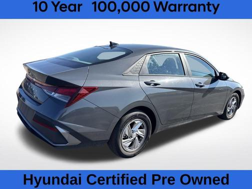 2024 Hyundai ELANTRA SE