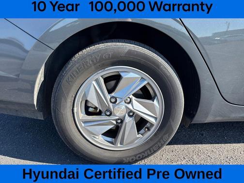 2024 Hyundai ELANTRA SE