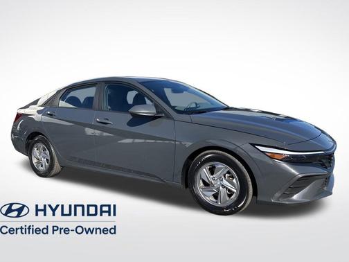 2024 Hyundai ELANTRA SE