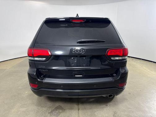 Diamond Black Crystal Pearlcoat 2020 Jeep Grand Cherokee Altitude