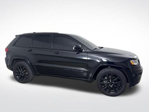 Diamond Black Crystal Pearlcoat 2020 Jeep Grand Cherokee Altitude