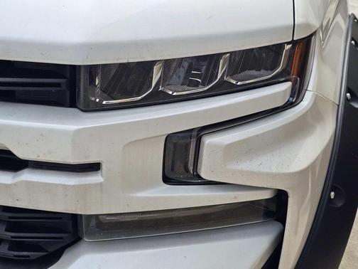 Iridescent Pearl Tricoat 2021 Chevrolet Silverado 1500 RST