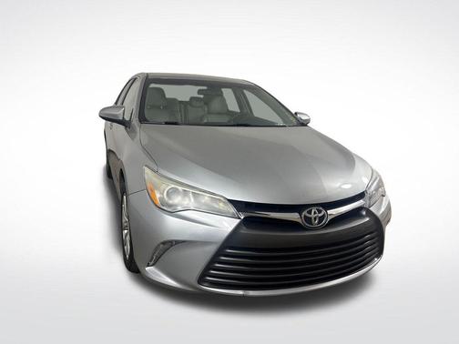 Celestial Silver Metallic 2017 Toyota Camry XLE