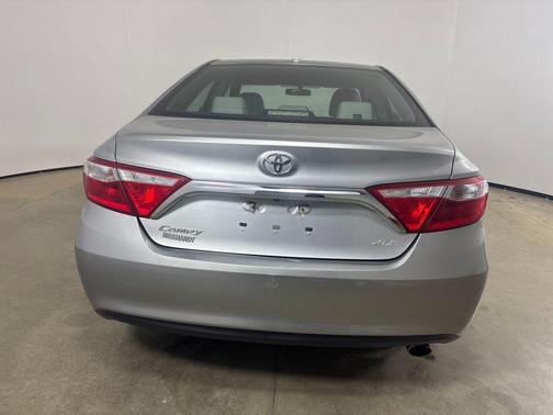Celestial Silver Metallic 2017 Toyota Camry XLE