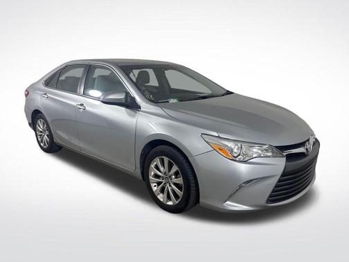 Celestial Silver Metallic 2017 Toyota Camry XLE