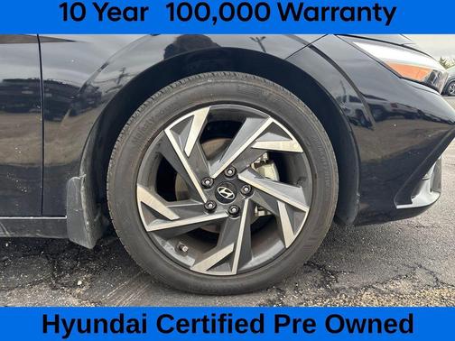 2025 Hyundai ELANTRA SEL