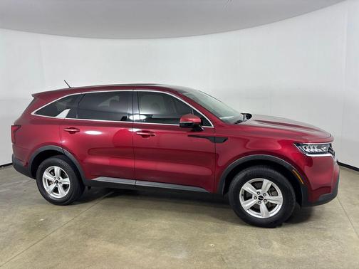 Passion Red Tintcoat 2022 Kia Sorento LX