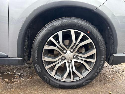 2018 Mitsubishi Outlander ES