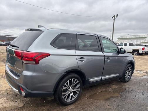 2018 Mitsubishi Outlander ES