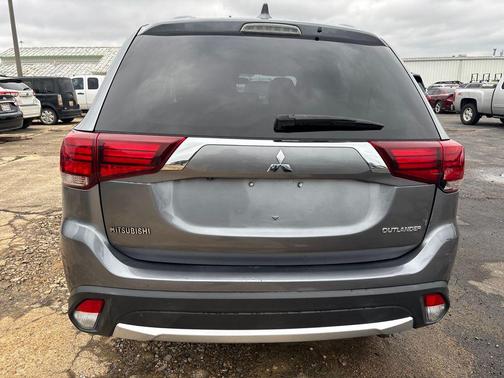 2018 Mitsubishi Outlander ES