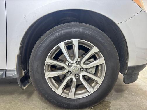 2014 Nissan Pathfinder SV