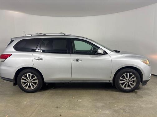 2014 Nissan Pathfinder SV