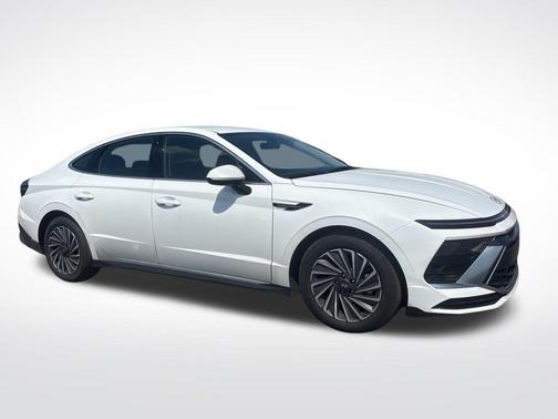 2025 Hyundai SONATA Hybrid SE