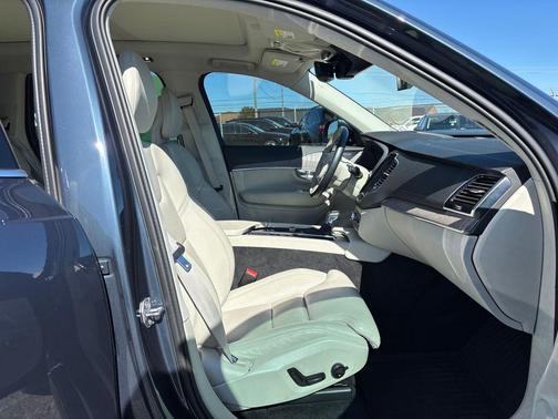 2021 Volvo XC90 T6 Inscription