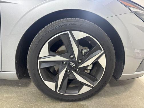 2021 Hyundai ELANTRA Limited