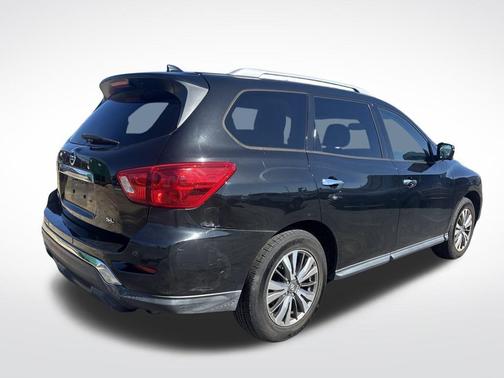 2019 Nissan Pathfinder SL