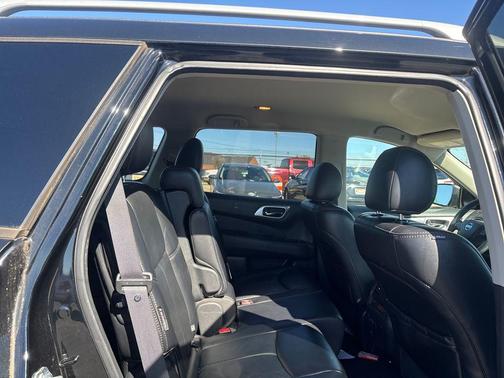 2019 Nissan Pathfinder SL