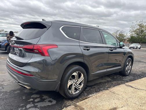 2022 Hyundai SANTA FE SE