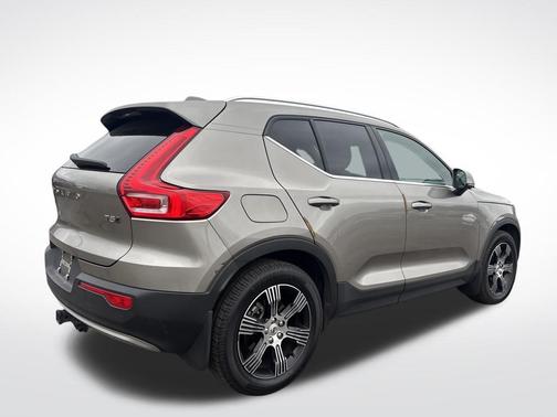 Brown 2021 Volvo XC40 T5 Inscription