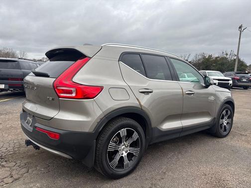 Brown 2021 Volvo XC40 T5 Inscription