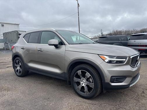 Brown 2021 Volvo XC40 T5 Inscription