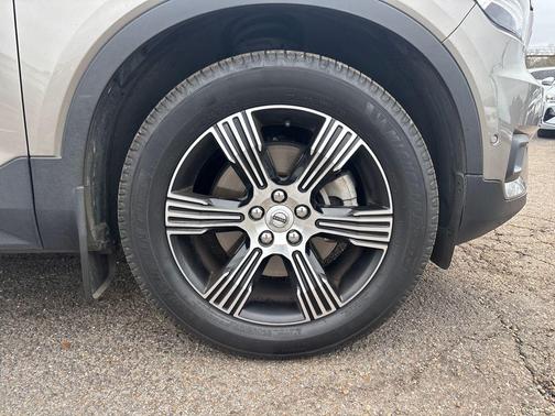 Brown 2021 Volvo XC40 T5 Inscription