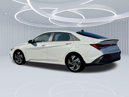 2025 Hyundai ELANTRA HEV SEL Sport