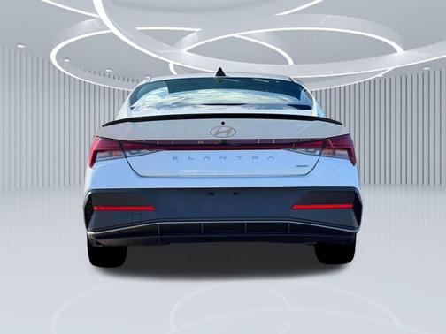 2025 Hyundai ELANTRA HEV SEL Sport