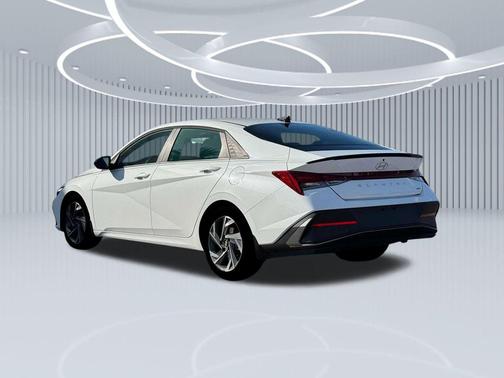 2025 Hyundai ELANTRA HEV SEL Sport