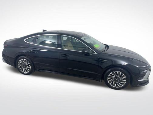2024 Hyundai SONATA Hybrid Limited
