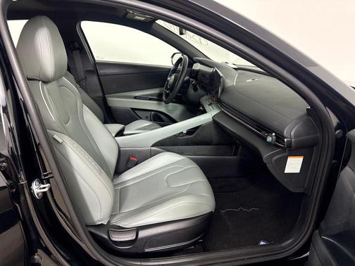Abyss Black 2025 Hyundai ELANTRA HEV Limited