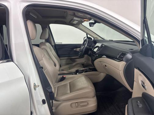 2020 Honda Pilot Touring 8-Passenger