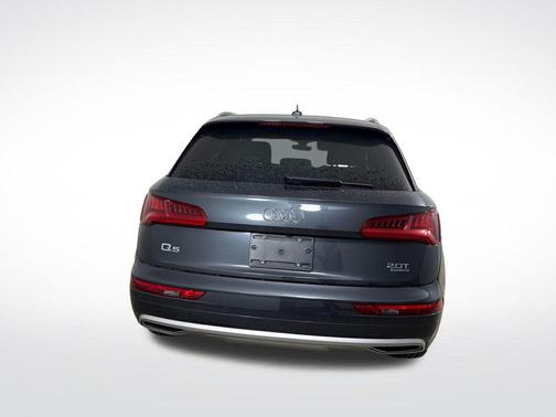 Mythos Black Metallic 2018 Audi Q5 2.0T Tech Premium