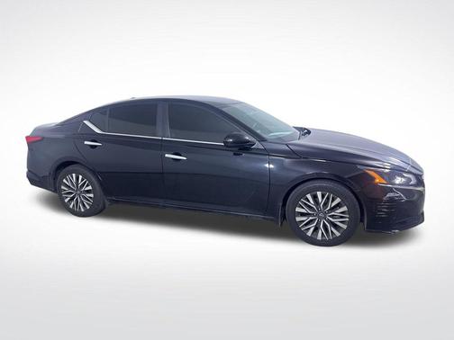 Super Black 2023 Nissan Altima 2.5 SV