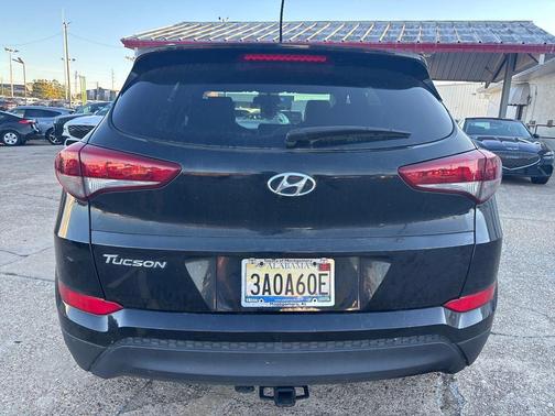 2017 Hyundai TUCSON SE
