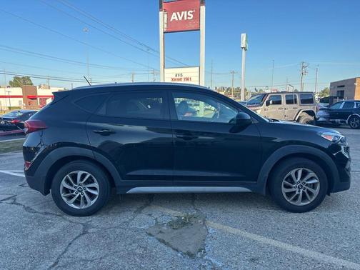 2017 Hyundai TUCSON SE